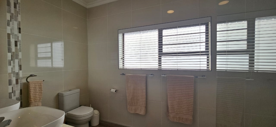 4 Bedroom Property for Sale in Wavecrest Eastern Cape